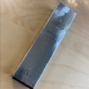 Dior air-flash foundation.